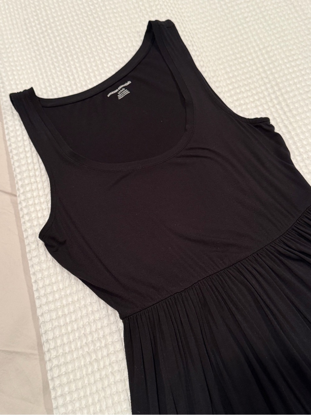 Black Sleeveless Scoop-Neck Maxi Dress - Picture 6 of 6